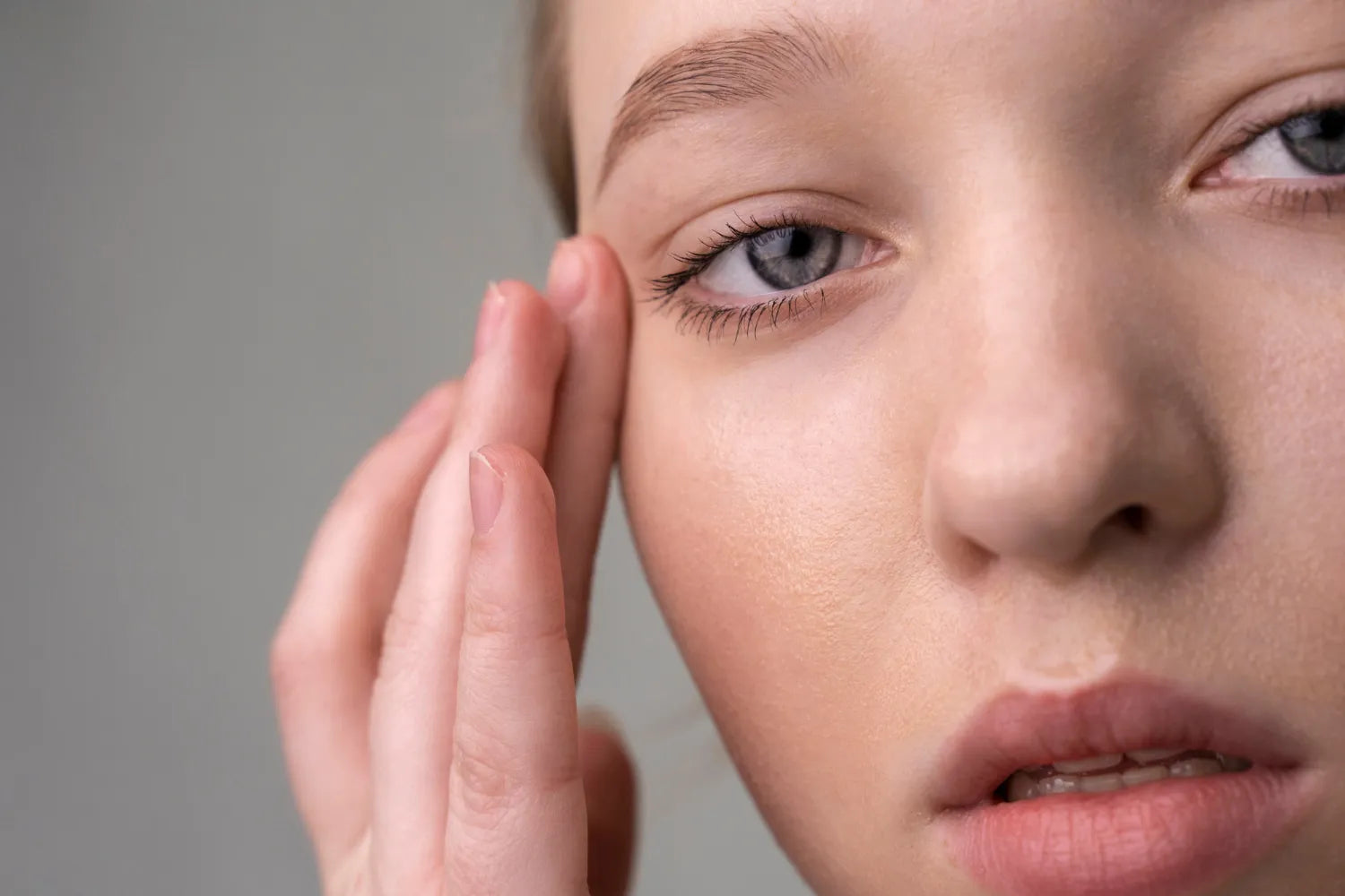 Dark circles and lash health