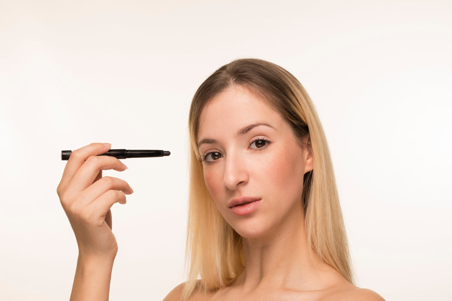 The Best Eyebrow Pencil: Is Drawing Brows Daily Worth It When You Have QUABROW?