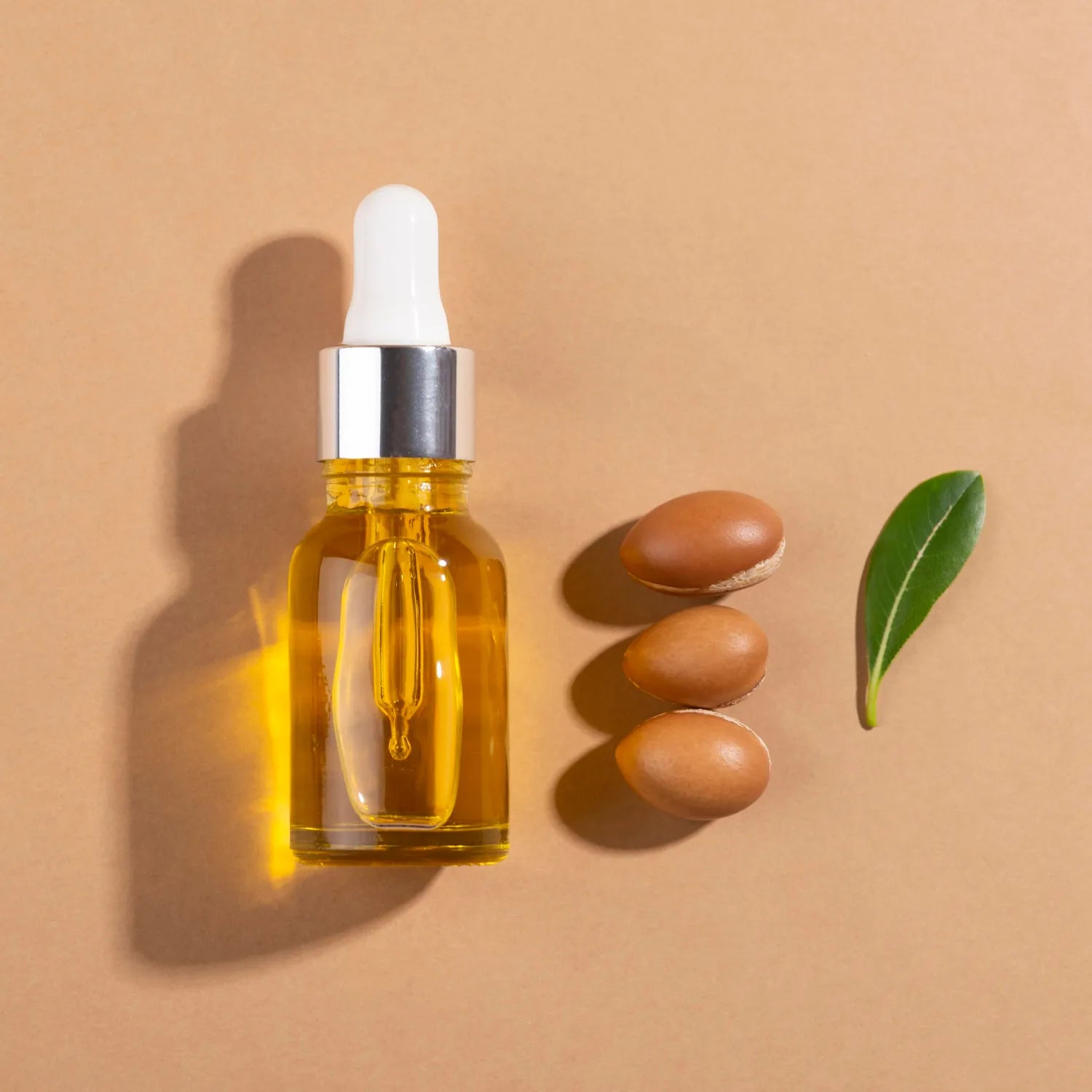 Castor oil for lashes and brows – why you should use it.