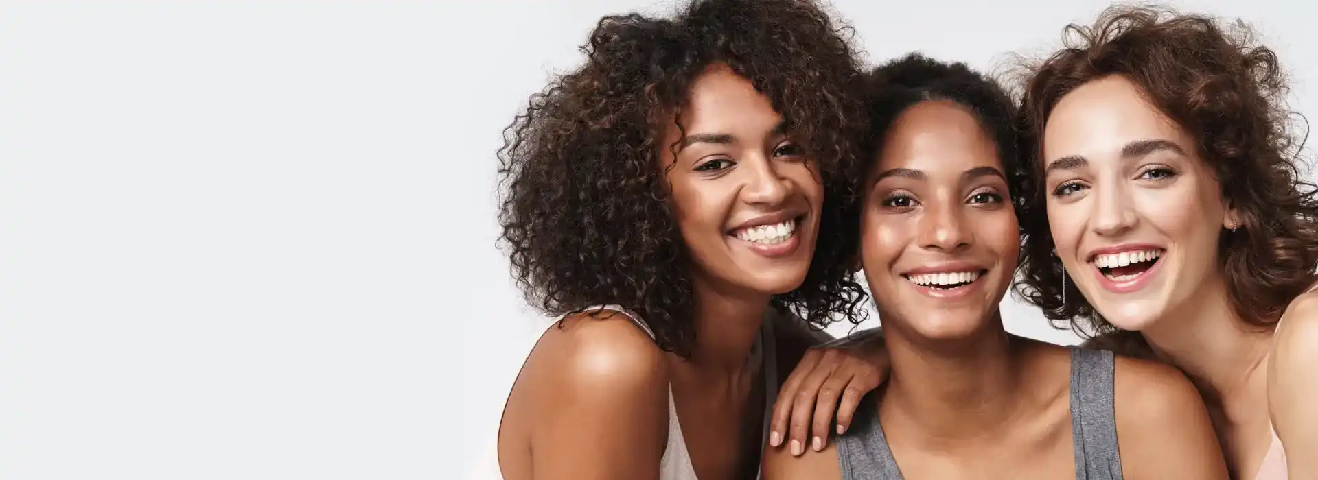 Three smiling women – real results with QUALASH and QUABROW